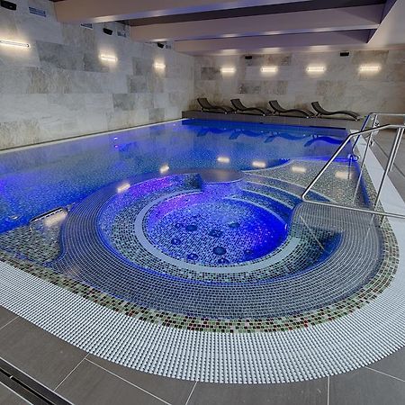 Apartment Hotel Orion Абертами Экстерьер фото
