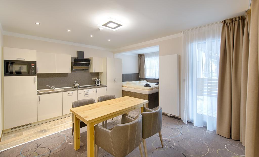 Apartment Hotel Orion Абертами Экстерьер фото